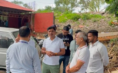 विद्यार्थ्यांच्या सुरक्षिततेशी तडजोड नको; अतिवृष्टीमुळे झालेल्या नुकसानीवर तातडीने उपाययोजना करा – महापौर रवि लांडगे