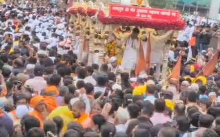 तुकोबारायांच्या पालखीचे पिंपरी-चिंचवडमध्ये जल्लोषात स्वागत; विश्व हिंदू परिषद-बजरंग दलाचा सेवाभावी उपक्रम
