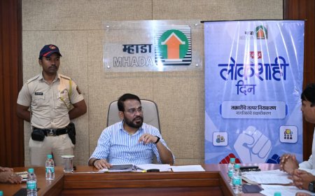 म्हाडाच्या १९ व्या लोकशाही दिनात दोन अर्जांवर सुनावणी; पुनर्वसन प्रकरणी विकासकाला सुनावणीसाठी बोलावण्याचे निर्देश