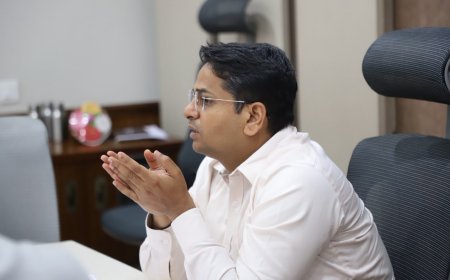 ध्वजदिन निधी संकलनाचे उद्दिष्ट १५ ऑगस्टपूर्वी पूर्ण करा; जिल्हाधिकारी डॉ. विजय राठोड यांचे निर्देश