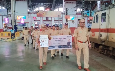 ड्रग फ्री मुंबई’ अभियानाला रेल्वे प्रवाशांचा उत्स्फूर्त प्रतिसाद; मुंबई सेंट्रलसह विविध स्थानकांवर जनजागृती रॅली