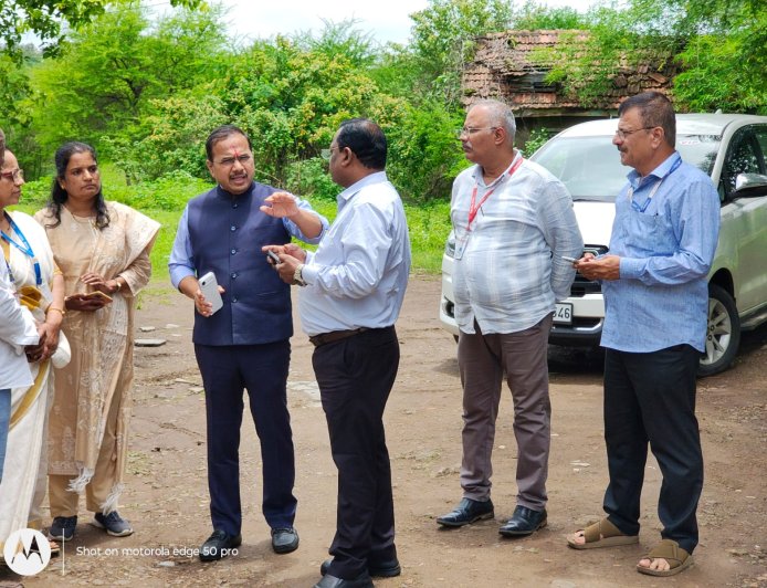 आरोग्य सेवा आयुक्त संजय काटकर यांची गारगोटी उपजिल्हा रुग्णालयास भेट; विभागीय आढावा बैठकीत आरोग्य सेवांचा आढावा
