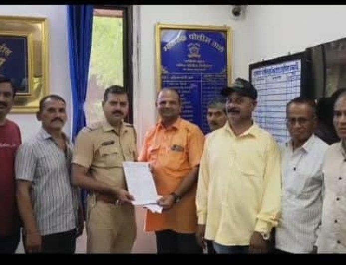 मखमलाबाद रस्त्यावरील कथित निष्काळजीपणाप्रकरणी गुन्हे दाखल करण्याची मागणी; राष्ट्रवादी काँग्रेस (ओबीसी सेल)चे जिल्हाध्यक्ष ॲड. सुरेश आव्हाड यांचे निवेदन