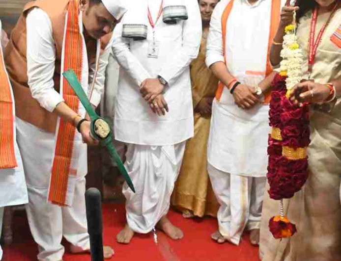 मुख्यमंत्री देवेंद्र फडणवीस यांच्या हस्ते श्री ज्ञानेश्वर महाराज संस्थानच्या भक्त निवासाचे भूमिपूजन