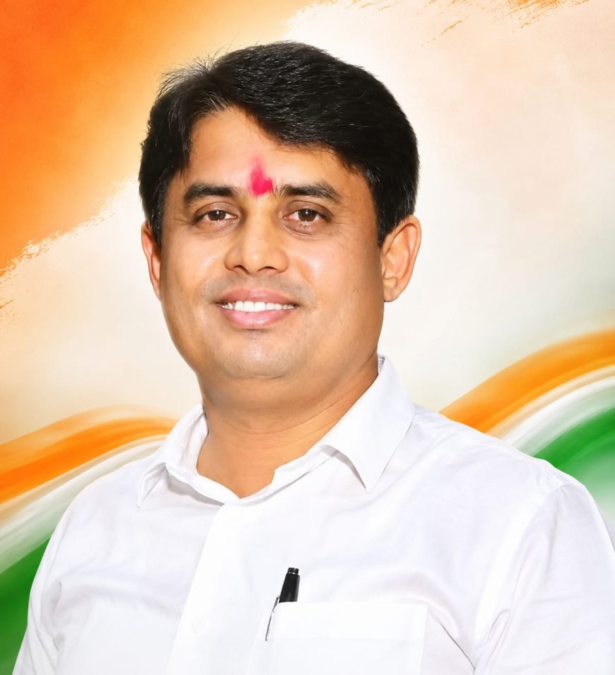 "दुसऱ्याची पोरं मांडीवर घेऊन पाळणा हलवणाऱ्यांनी फोडाफोडीवर भाष्य करणे म्हणजे चोराच्या उलट्या बोंबा!" – ॲड. अमोल मातेले यांचा भाजपवर घणाघात