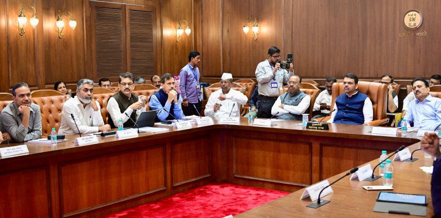 शेतकऱ्यांचे प्रश्न सोडवून नाशिक रिंग रोडचे काम पूर्ण करा; मुख्यमंत्री देवेंद्र फडणवीसांचे निर्देश