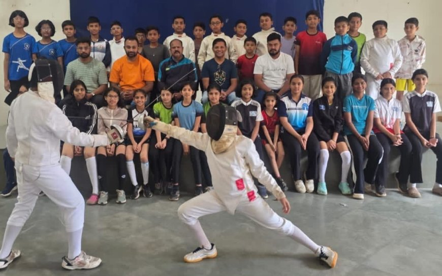 सब ज्युनिअर जिल्हा तलवारबाजी अजिंक्यपद स्पर्धेला उत्साहात सुरुवात; शरण्या डेर्ले व प्रणव डेर्ले यांची सुवर्ण कामगिरी