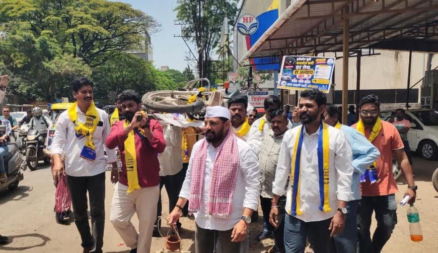 ई20 इथेनॉल मिश्रित पेट्रोलच्या सक्तीविरोधात 'आप'ची गाडीची अंत्ययात्रा; शुद्ध पेट्रोलचा पर्याय देण्याची मागणी