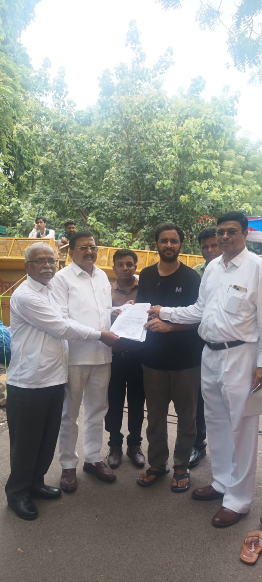 दिल्लीतील जंतर-मंतरवरील विद्यार्थ्यांच्या आंदोलनाला ओबीसी जनमोर्चाचा जाहीर पाठिंबा; न्याय्य हक्कांसाठी लढ्याला बळ