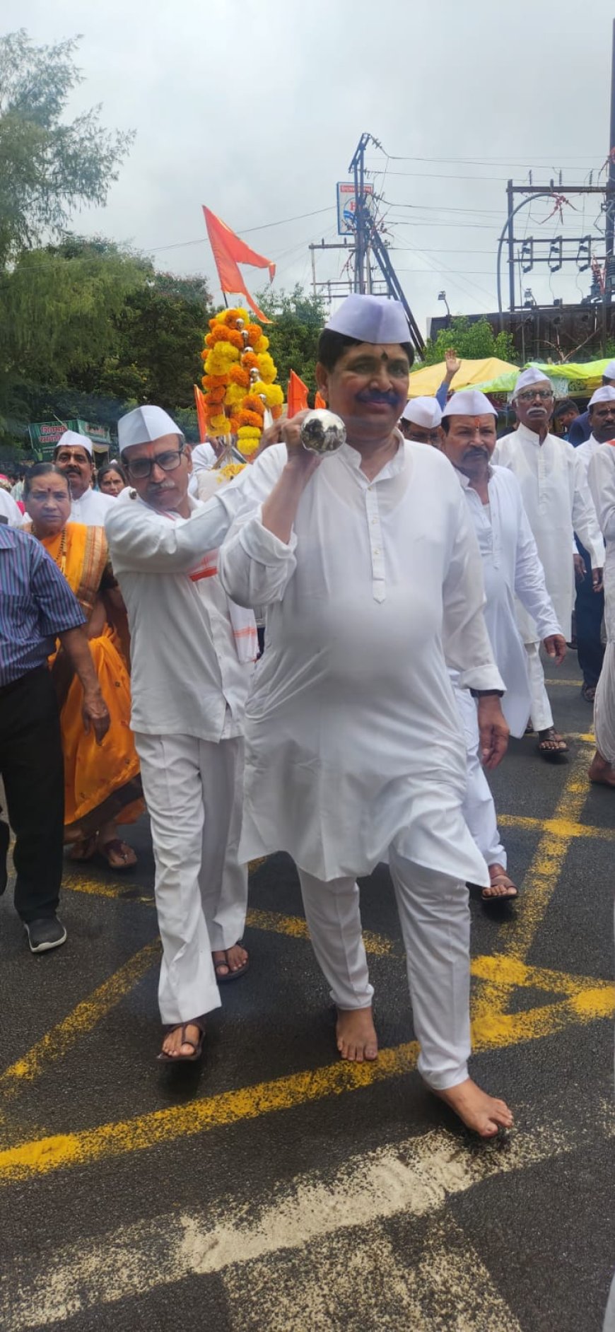 आषाढी एकादशी निमित्त राष्ट्रीय श्रमिक आघाडीची भव्य दिंडी उत्साहात संपन्न; हजारो वारकरी-श्रमिकांचा उत्स्फूर्त सहभाग