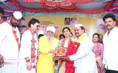 स्व. वसंतराव नाईक यांच्या जयंतीनिमित्त शिरसाळ्यात अभिवादन; पंकजा मुंडे व धनंजय मुंडे यांची उपस्थिती