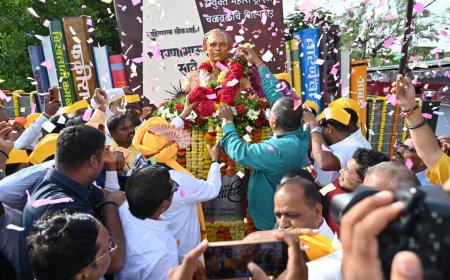 येवल्यात साहित्यरत्न लोकशाहीर अण्णाभाऊ साठे स्मारकाचे लोकार्पण; सामाजिक न्याय व समतेचे प्रेरणास्थान – मंत्री छगन भुजबळ