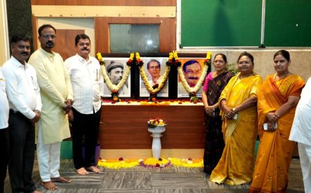 लोकमान्य टिळक, साहित्यरत्न अण्णाभाऊ साठे आणि माजी महापौर मधुकरराव पवळे यांना महापालिकेकडून अभिवादन