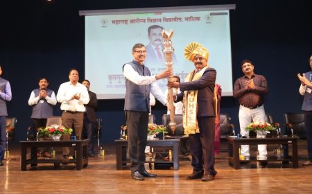 आरोग्य विद्यापीठाचे नवनियुक्त कुलगुरू डॉ. व्यंकट गिते यांचा पदग्रहण समारंभ संपन्न; संशोधनाधारित व विद्यार्थी-केंद्रित शिक्षणाला प्राधान्य