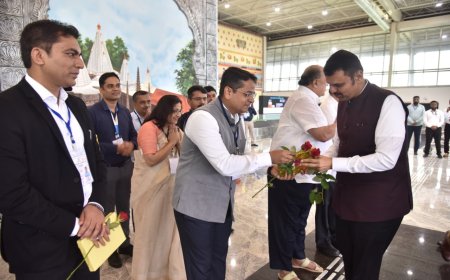 कोल्हापूर विमानतळावर मुख्यमंत्री देवेंद्र फडणवीस आणि विधानसभा अध्यक्ष ॲड. राहुल नार्वेकर यांचे आगमन