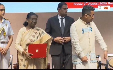 येवला पैठणीचा राष्ट्रीय गौरव; राष्ट्रपती द्रौपदी मुर्मू यांच्या हस्ते स्मरणार्थ टपाल तिकीट जारी