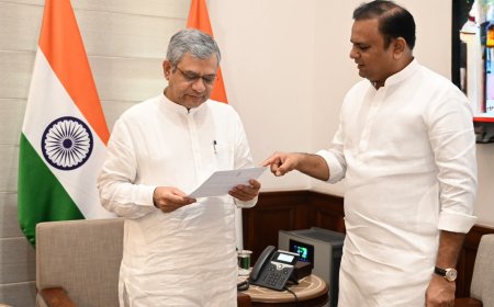 सीएसएमटीहून धावणाऱ्या प्रत्येक रेल्वेगाडीत ‘छत्रपती शिवाजी महाराज की जय’च्या उद्घोषणेची मागणी