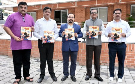 आत्मनिर्भर युवा पिढी हेच विकसित राष्ट्राचे बलस्थान – अतुल बोरगावकर युवकांनी पदवीसोबत कौशल्य विकास प्रशिक्षणाचाही अंगीकार करावा; स्वातंत्र्यदिन कार्यक्रमात विद्यार्थ्यांना मार्गदर्शन