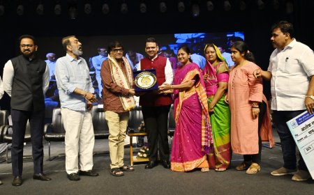 अशोक सराफ यांनी मराठी सिनेमाला वेगळी उंची दिली – मुख्यमंत्री देवेंद्र फडणवीस