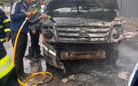 वाकडच्या काळाखडक परिसरात स्कूल बसला अचानक आग; अग्निशमन दलाच्या तत्परतेने मोठी दुर्घटना टळली