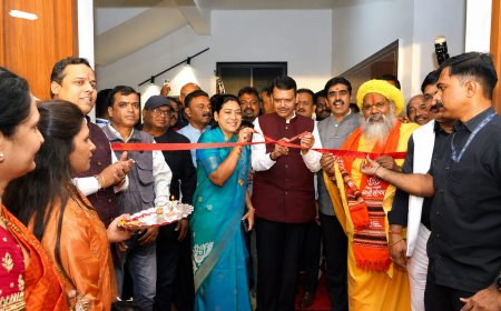 कुंभमेळ्याच्या ऐतिहासिक आठवणी छायाचित्रांतून जिवंत; मुख्यमंत्री देवेंद्र फडणवीस यांच्या हस्ते प्रदर्शनाचे उद्घाटन