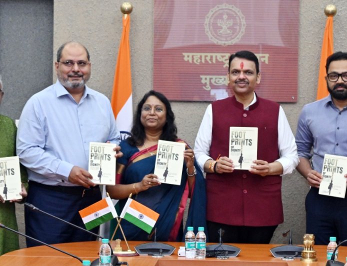 झोपडपट्टीधारकांना मालकी हक्काचे पट्टे देऊन थांबणार नाही; मूलभूत सुविधाही पुरविणार – मुख्यमंत्री देवेंद्र फडणवीस