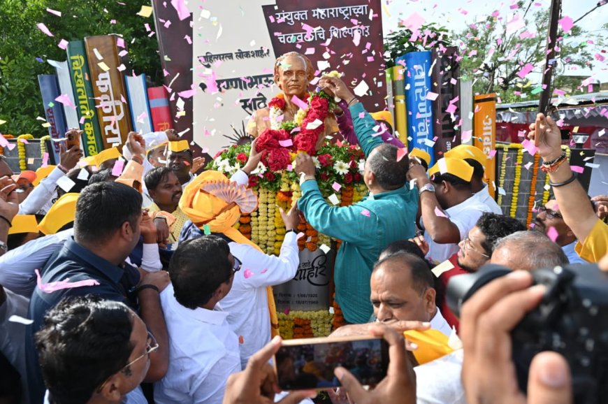 येवल्यात साहित्यरत्न लोकशाहीर अण्णाभाऊ साठे स्मारकाचे लोकार्पण; सामाजिक न्याय व समतेचे प्रेरणास्थान – मंत्री छगन भुजबळ