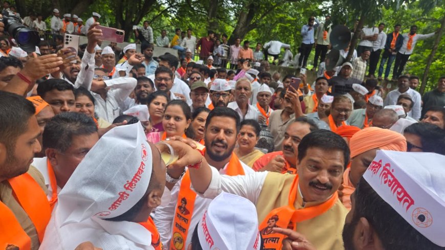 मुख्यमंत्र्यांच्या आश्वासनानंतर लिंगायत समाजाचे आंदोलन मागे; मंगळवारी मुख्यमंत्री फडणवीसांसोबत शिष्टमंडळाची बैठक