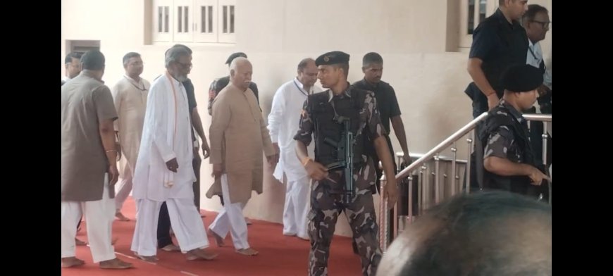सरसंघचालक मोहन भागवत शेगावात दाखल; संत गजानन महाराजांच्या समाधीचे घेतले दर्शन