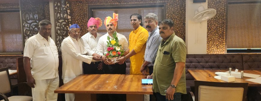 पिंपरीतील अवैध व भेसळयुक्त ताडीविरोधात एक्साईज विभागाची धडक कारवाई; अभय आवटे, प्रमोद पालवे यांचा अजीज भाई शेख यांच्याकडून सत्कार