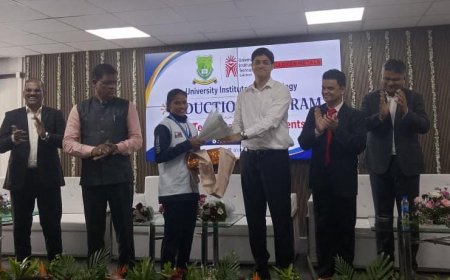 युआयटीच्या पहिल्या बॅचने कामगिरीतून संस्थेची नवी ओळख घडवावी : जिल्हाधिकारी अविश्यांत पंडा