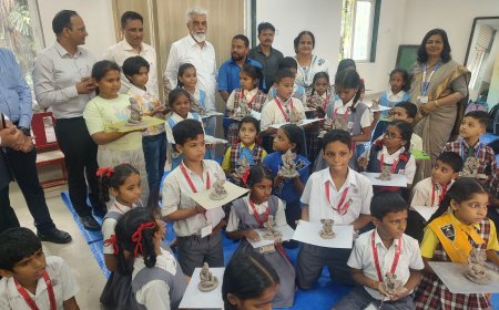 गणेशोत्सवातून विद्यार्थ्यांच्या सर्जनशीलतेला प्रोत्साहन; बालकलावंतांच्या कलागुणांचे शालेय शिक्षण मंत्री दादाजी भुसे यांच्याकडून कौतुक