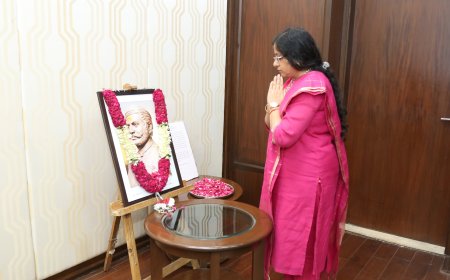 राजधानीत उमाजी नाईक यांची जयंती साजरी; महाराष्ट्र सदनात पुष्पांजली अर्पण करून अभिवादन