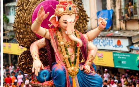 गणेशोत्सवाची कहाणी : घराघरातील बाप्पापासून सार्वजनिक उत्सवापर्यंतचा प्रवास
