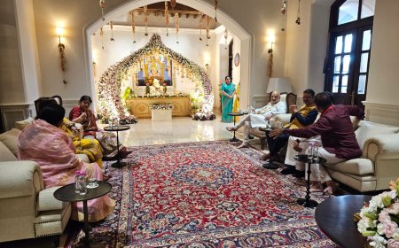 केंद्रीय गृहमंत्री अमित शाह यांचे मुंबईत गणरायाचे दर्शन; ‘वर्षा’, ‘नंदगिरी’सह लालबागच्या राजाच्या चरणी सपत्नीक हजेरी
