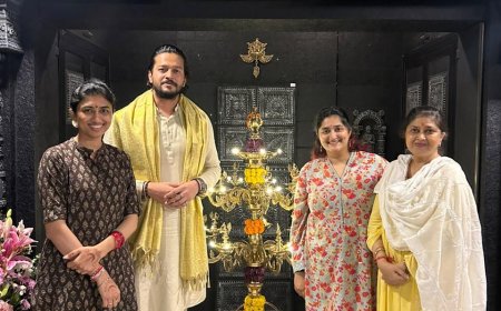 खासदार संजय दिना पाटील यांच्या निवासस्थानी आमदार अनिकेत तटकरे व अक्कलकोट नरेश मालोजीराजे भोसले यांचे गणराय दर्शन