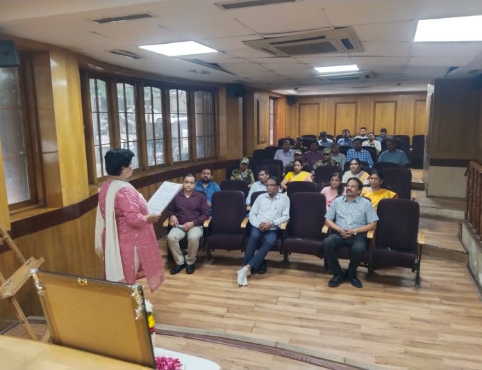 राजधानीत प्रबोधनकार ठाकरे यांना जयंतीनिमित्त अभिवादन