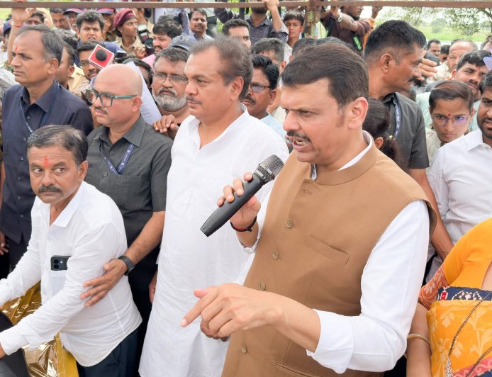 दुष्काळाशी लढताना निधी कमी पडू देणार नाही; पिण्याच्या पाण्याला सर्वोच्च प्राधान्य – मुख्यमंत्री देवेंद्र फडणवीस