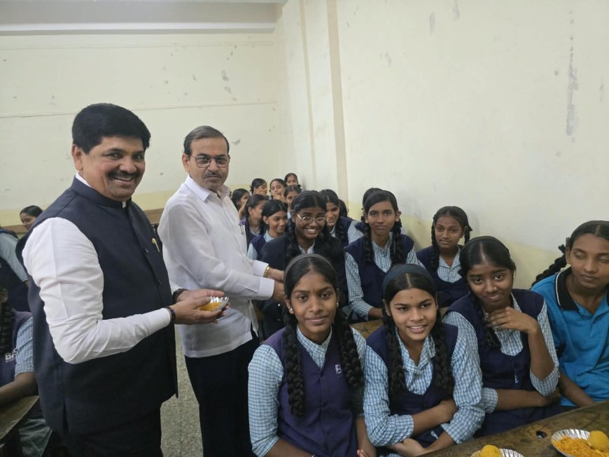 विद्यार्थ्यांनी रेखाटला ‘स्वप्नातला भारत’; भारतीय जैन संघटनेच्या शाळेत चित्रकला उपक्रम